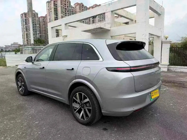 理想L7 内饰后排