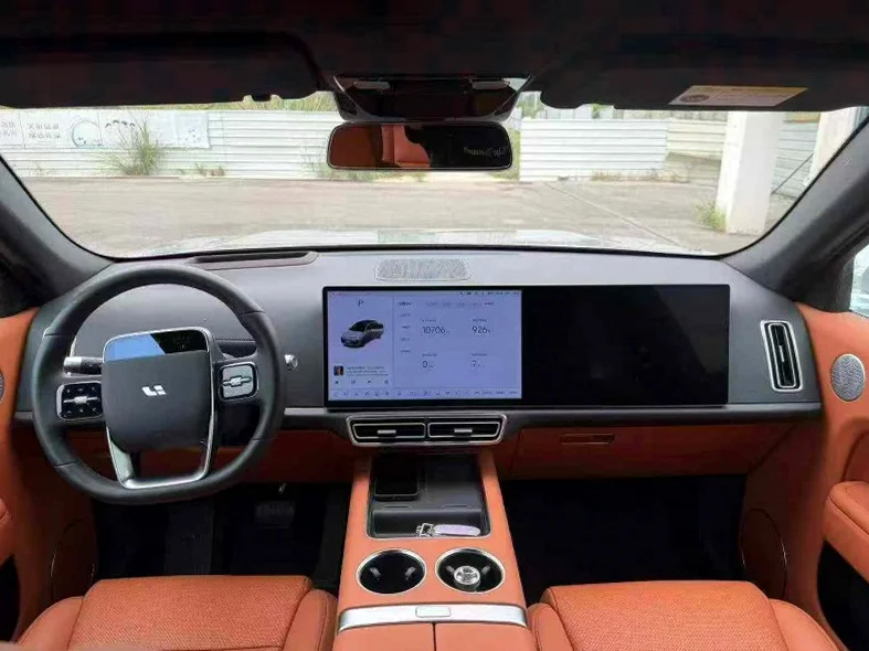 理想L7 后面外观二