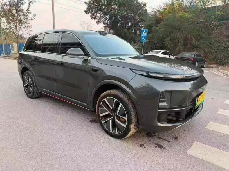 理想L9 正面外观二