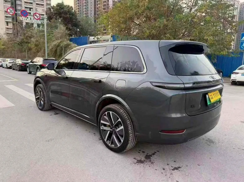 理想L9 内饰后排