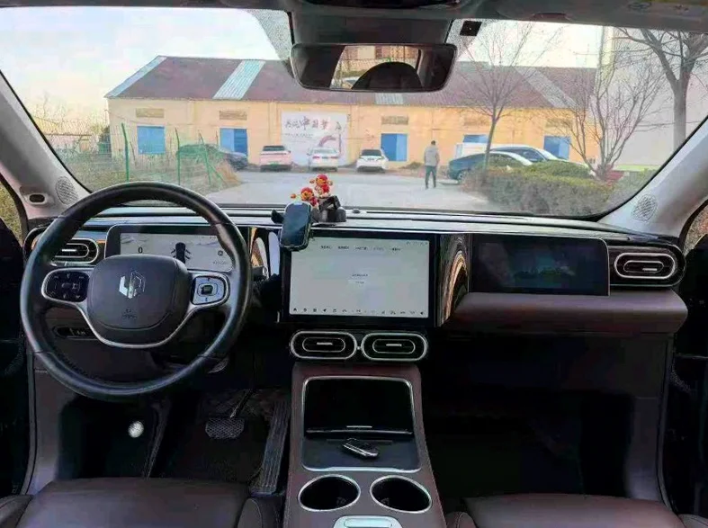 零跑汽车C11 内饰后排