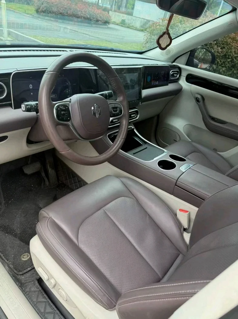 零跑汽车C11 内饰前排