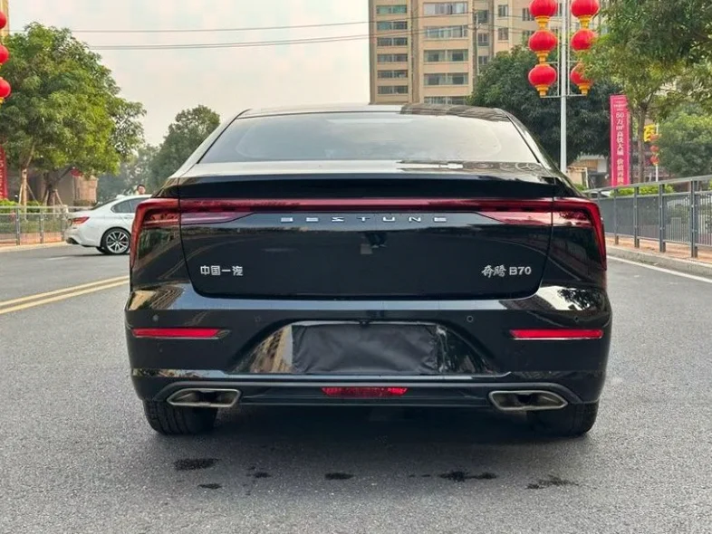 奔腾B70 驾驶室