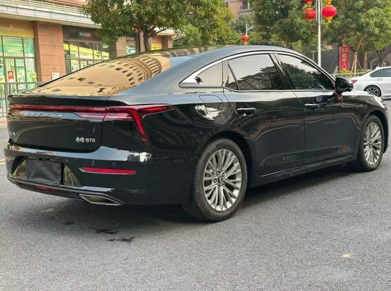 奔腾B70 后面外观三