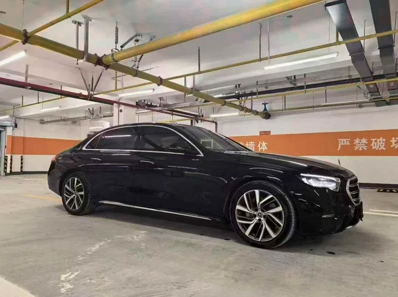 奔驰S 正面外观二
