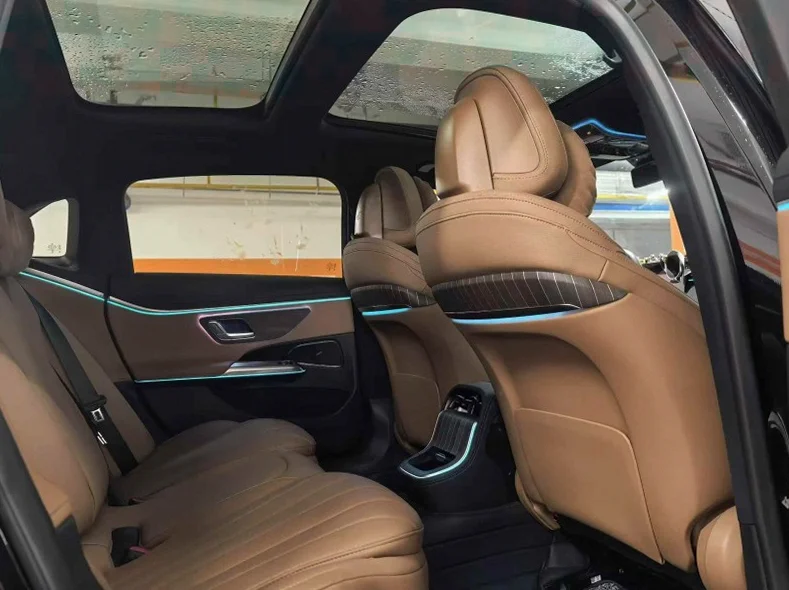 奔驰S 内饰前排