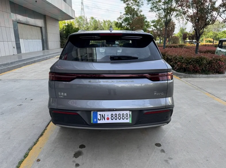 比亚迪宋 后面外观三