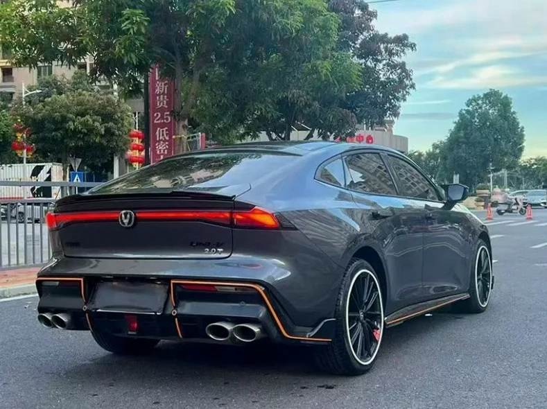 长安汽车UNI 内饰后排