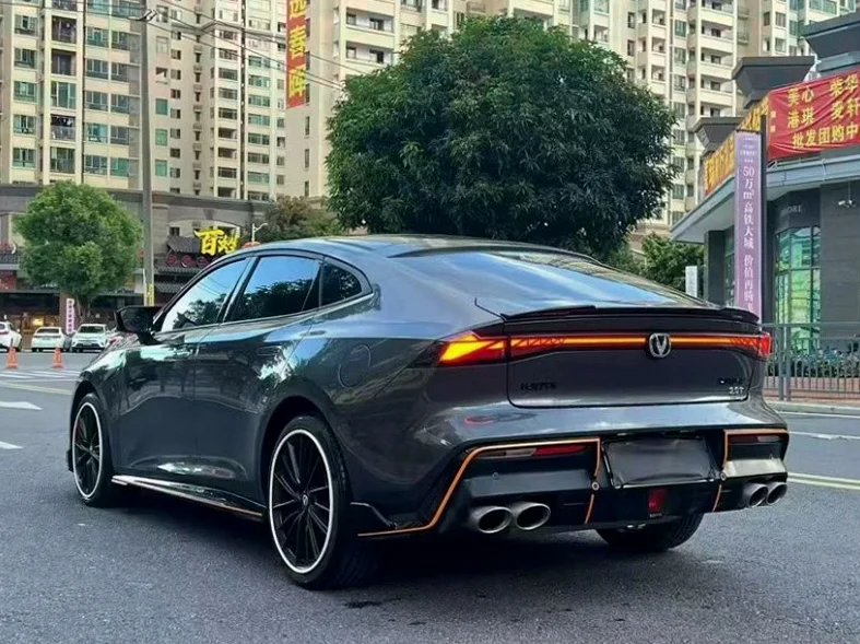 长安汽车UNI 内饰前排