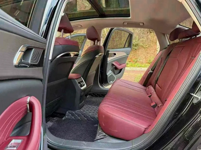 红旗H5 后面外观三