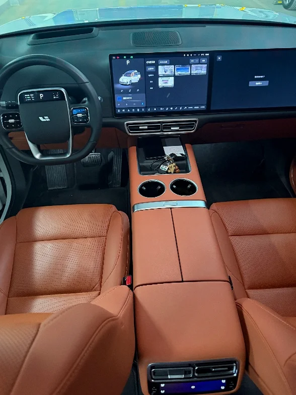 理想L7 后面外观一