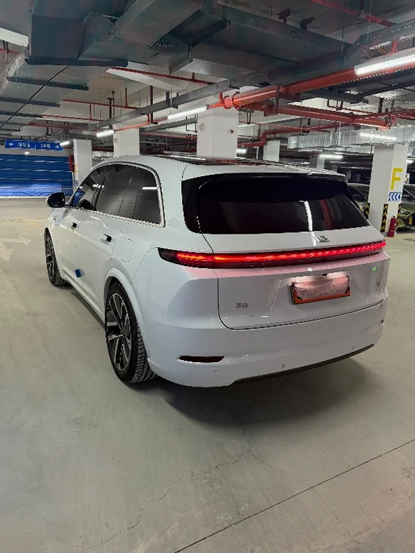 理想L7 内饰后排