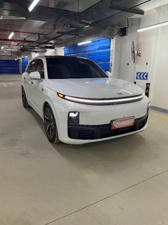 理想L7 正面外观二