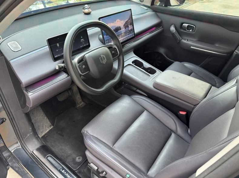 零跑汽车C16 驾驶室