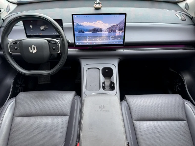 零跑汽车C16 内饰后排