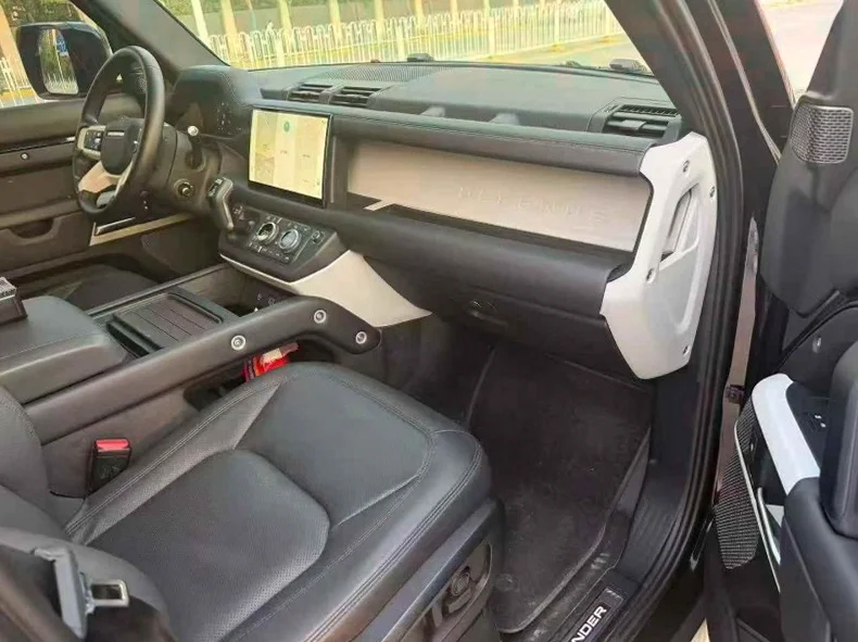 路虎卫士 内饰前排