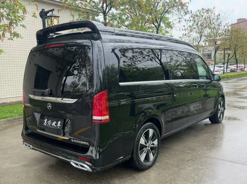 奔驰V 内饰后排