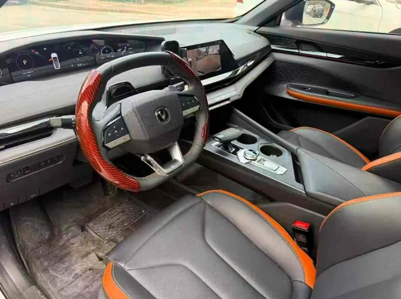 长安汽车UNI 后面外观一