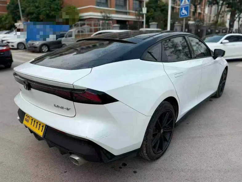 长安汽车UNI 内饰前排