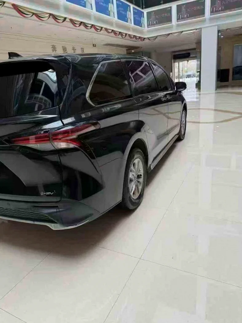 丰田格瑞维亚 后面外观三