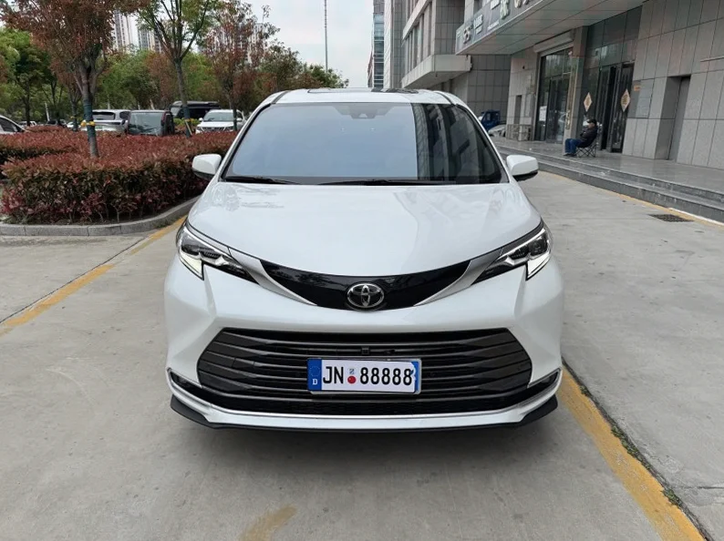 25年丰田塞纳2.5L混动尊贵版