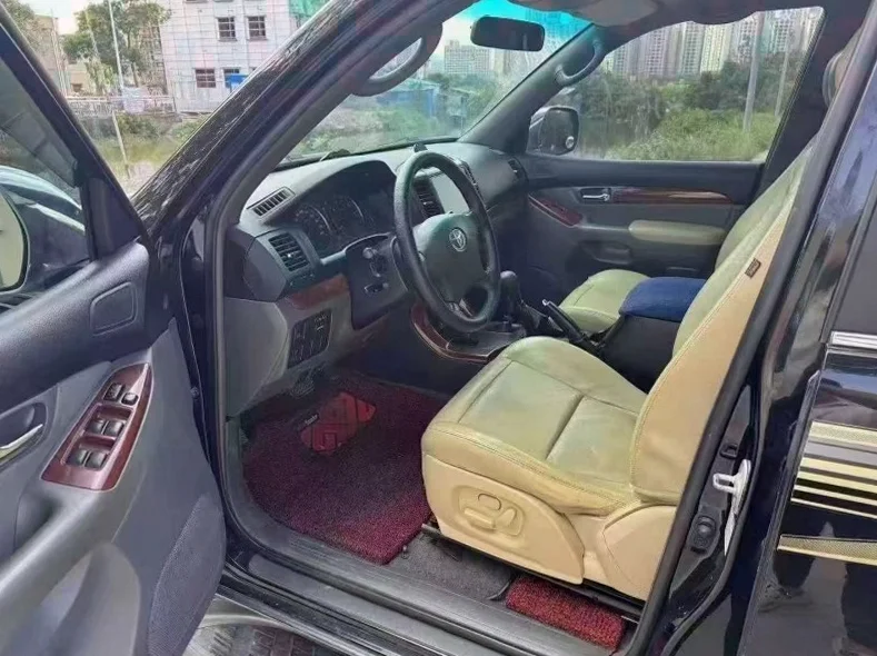 丰田普拉多 后面外观三