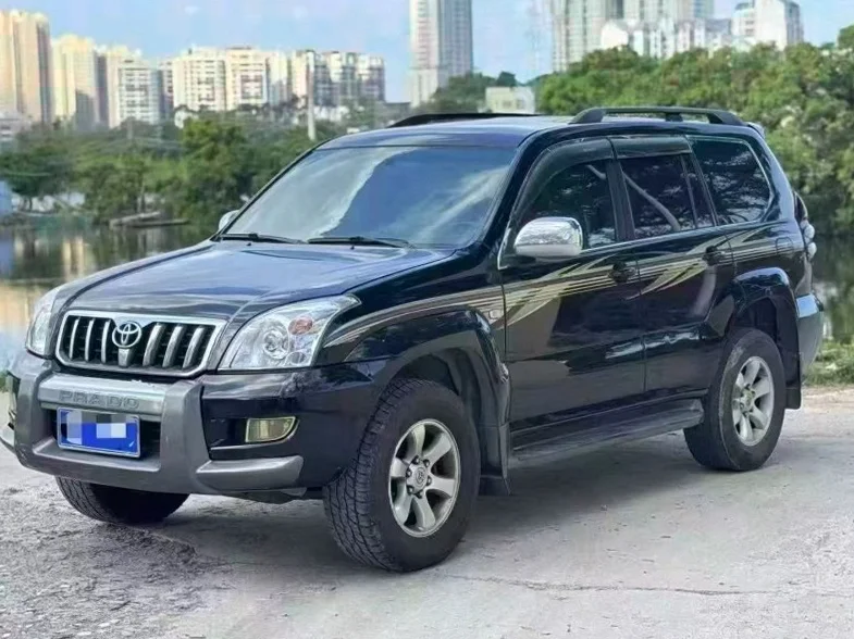 丰田普拉多 正面外观二