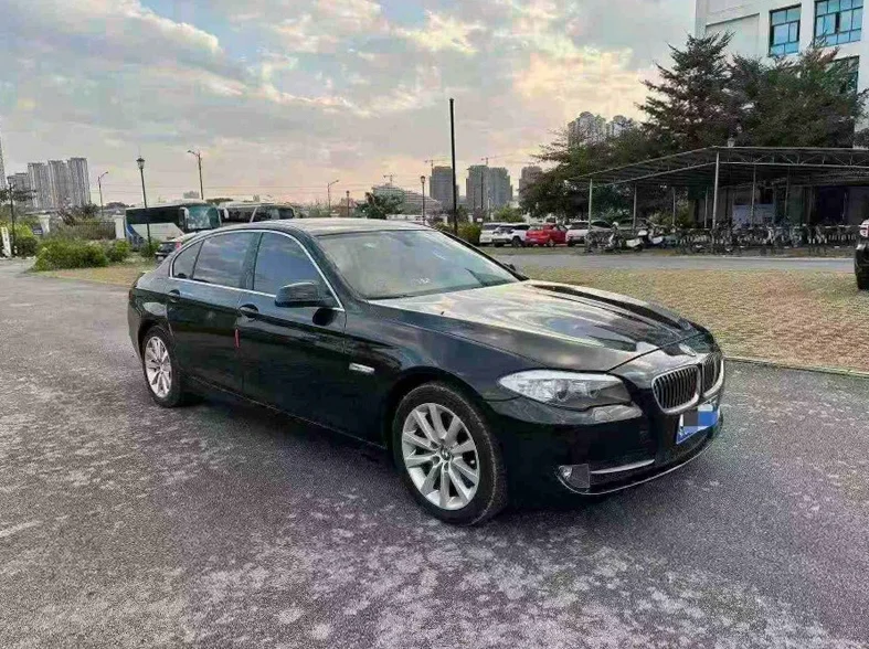 宝马5系 正面外观二