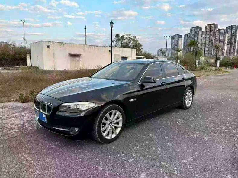 宝马5系 正面外观三