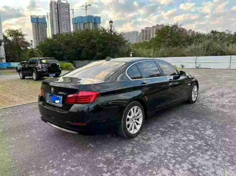 宝马5系 内饰前排