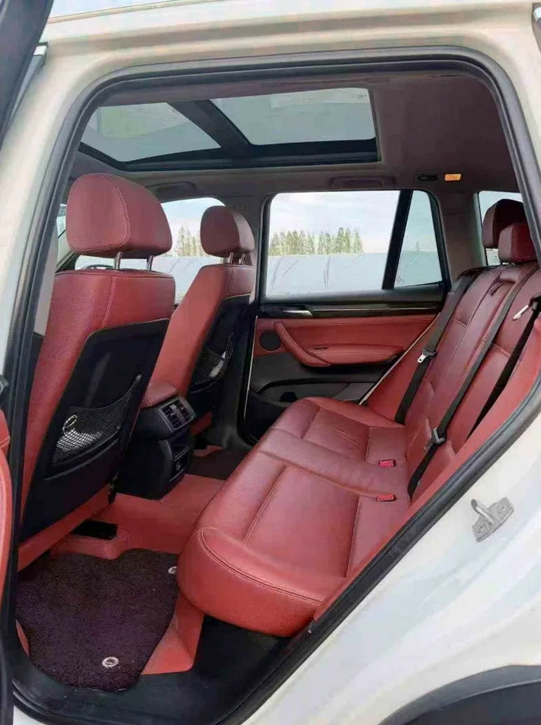 宝马X3 后面外观三