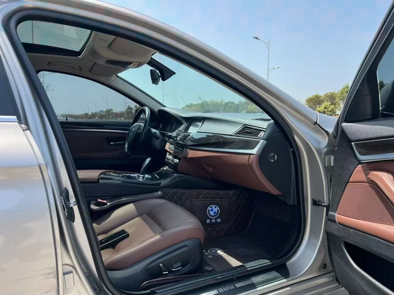 宝马5系 正面外观三