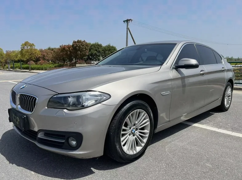 宝马5系 内饰后排