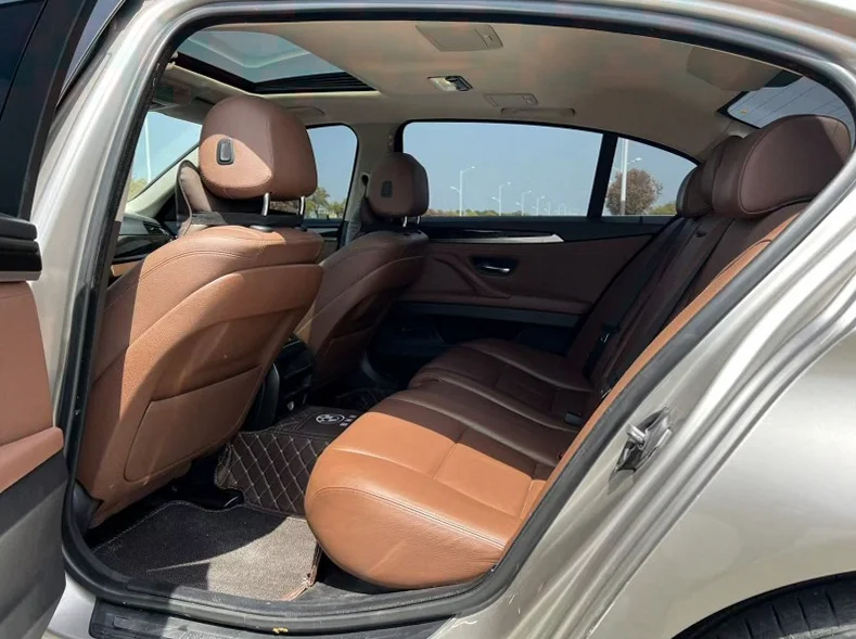 宝马5系 驾驶室