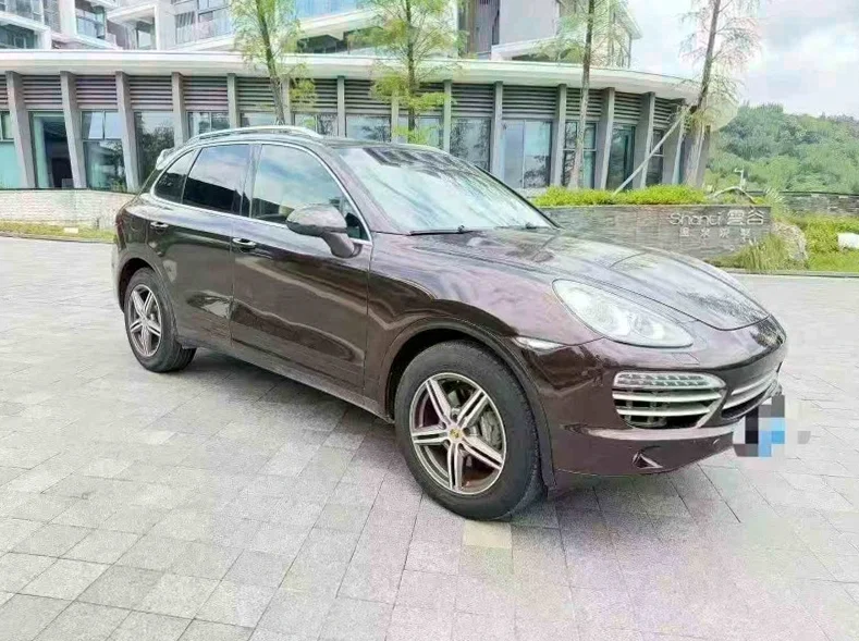 保时捷卡宴 正面外观三