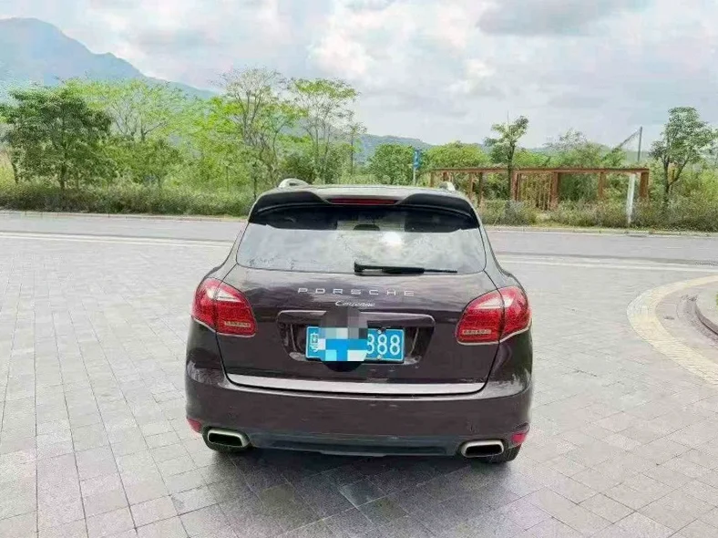 保时捷卡宴 后面外观三