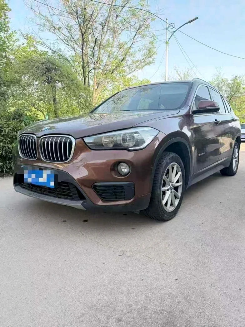 X1宝马 正面外观三