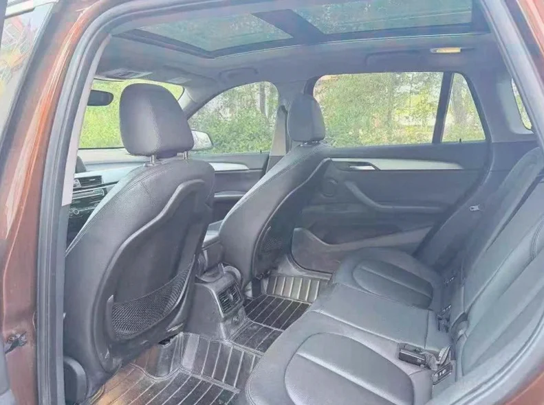 X1宝马 后面外观二