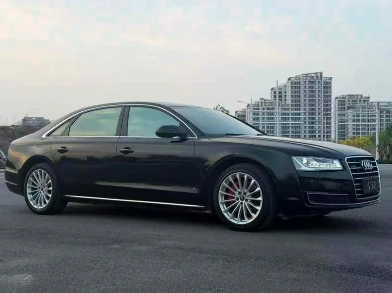 奥迪A8L 正面外观二