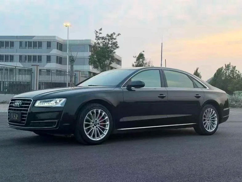 奥迪A8L 正面外观三