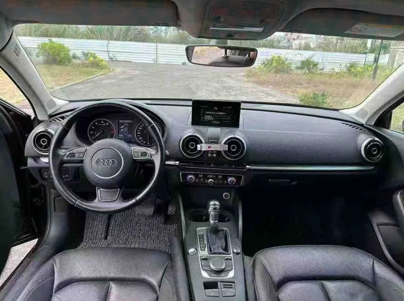 奥迪A3 后面外观二