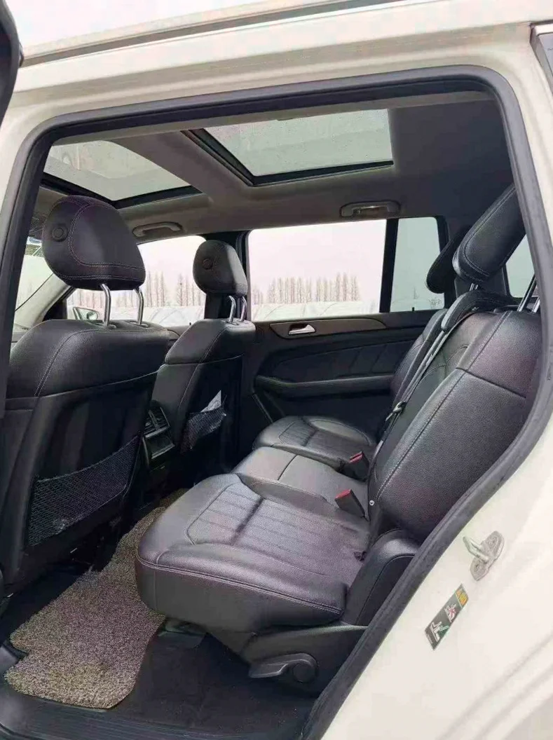 奔驰GLS 后面外观二