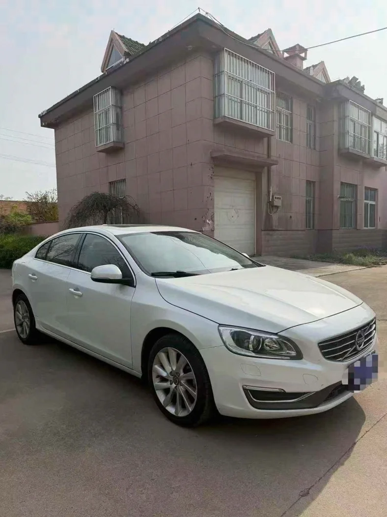 沃尔沃S60L 正面外观三