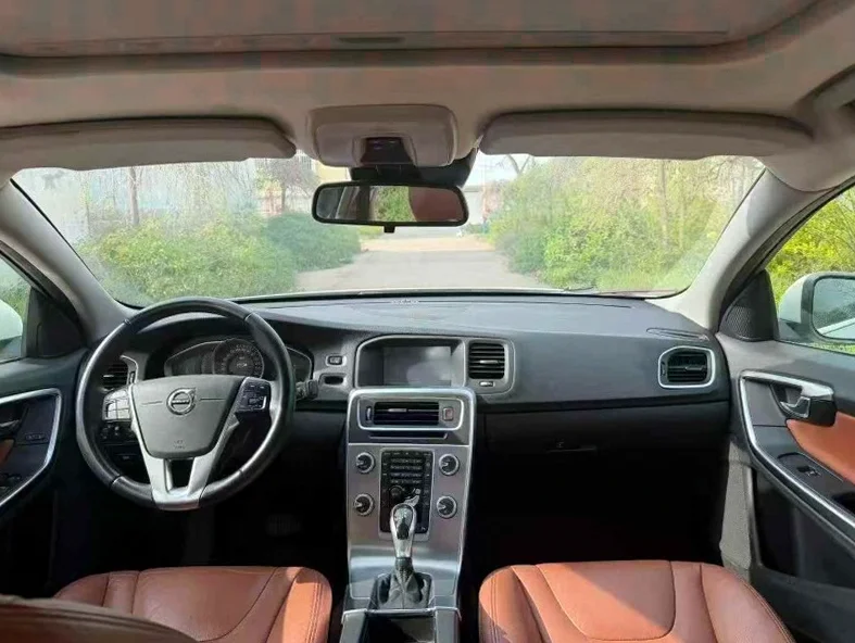 沃尔沃S60L 后面外观二