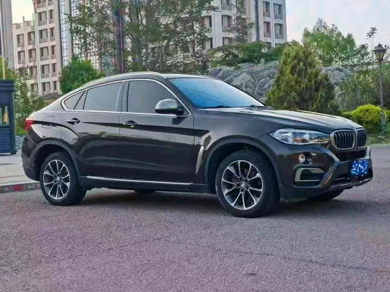 宝马X6 正面外观二