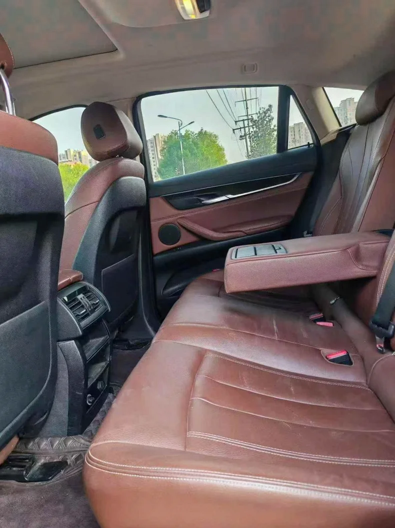 宝马X6 后面外观二