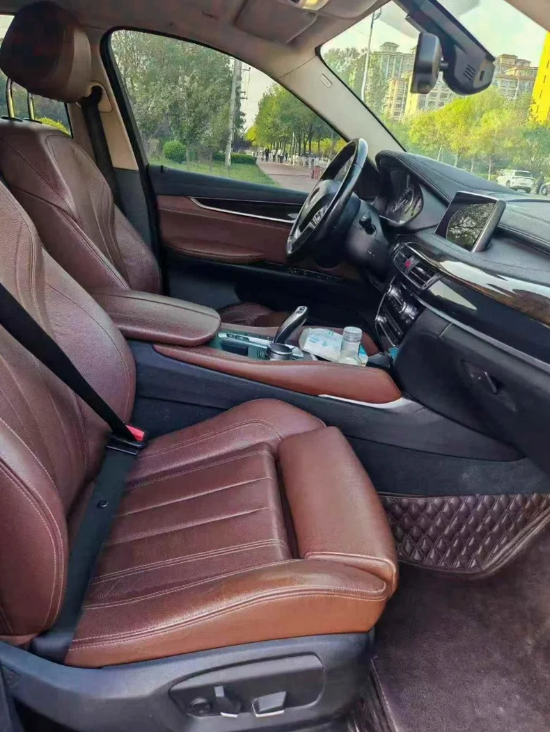 宝马X6 后面外观三