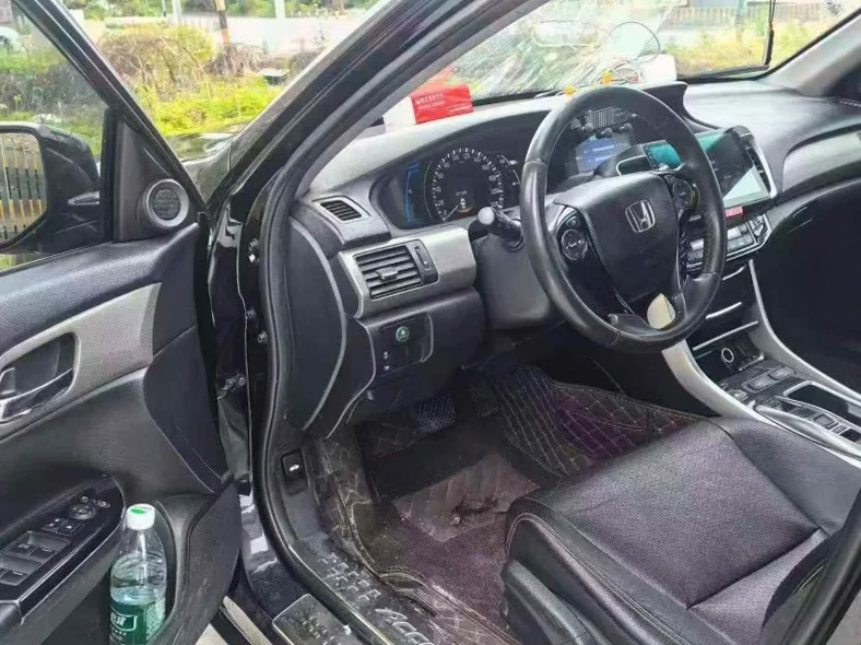 本田雅阁 后面外观二