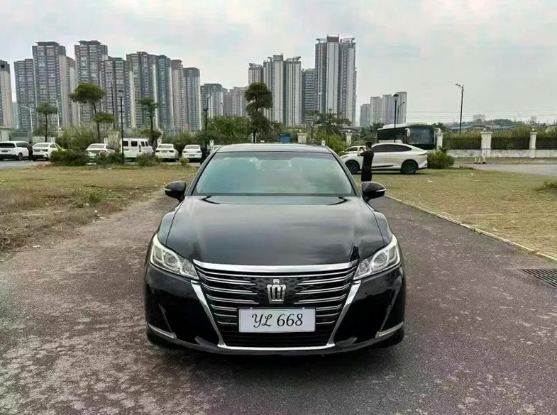 17年丰田皇冠2.0T