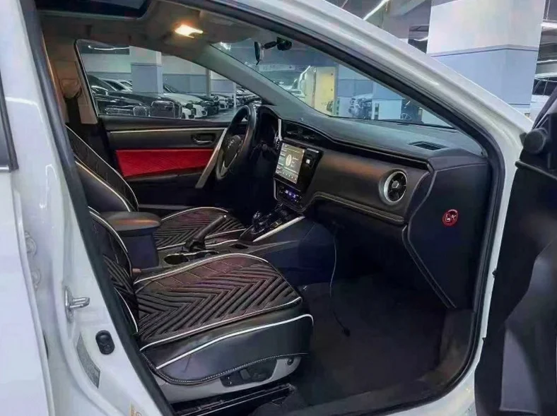 丰田卡罗拉 内饰前排